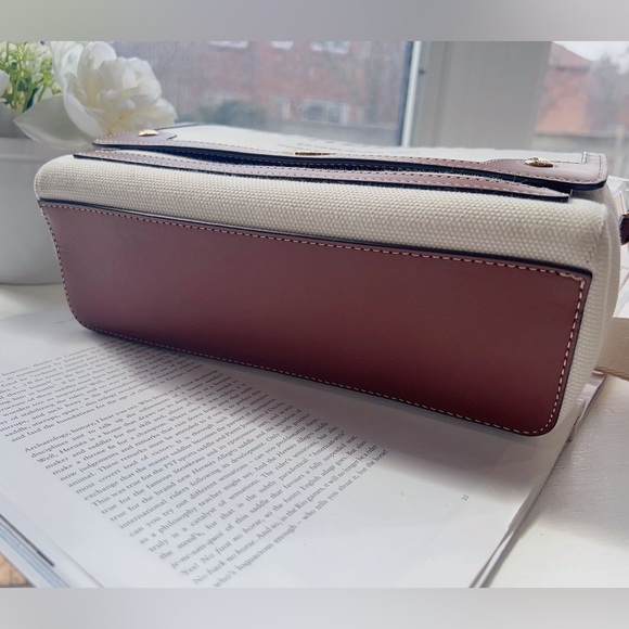 Burberry Note Horseferry Shoulder Bag - Picture 4 of 6